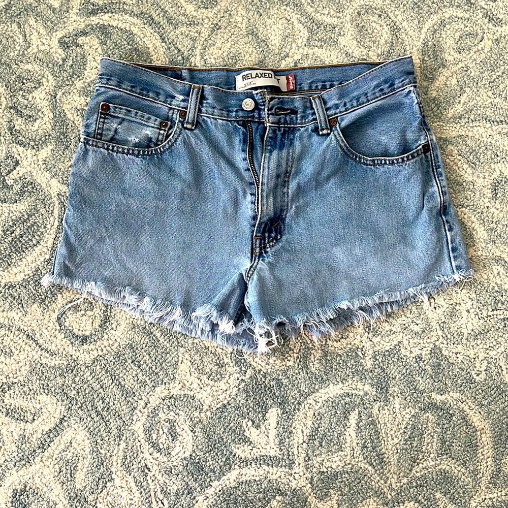 Levi’s shorts vintage refurbished tag says size 32 but fit more like a 29/30